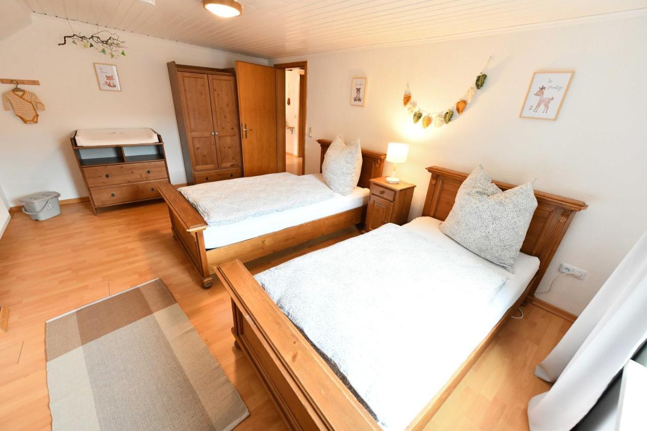 Ferienwohnung Im Alten Bauernhaus 린들라 외부 사진